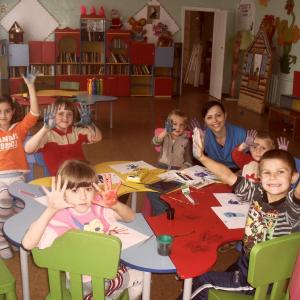 ���-�������